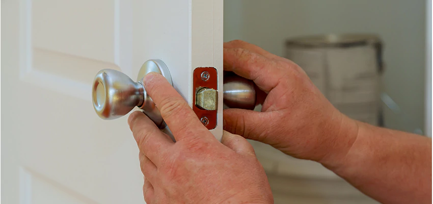 AAA Locksmiths For lock Replacement in North Miami, Florida
