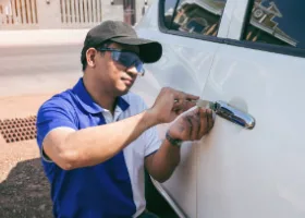 Car Locksmith in North Miami, FL